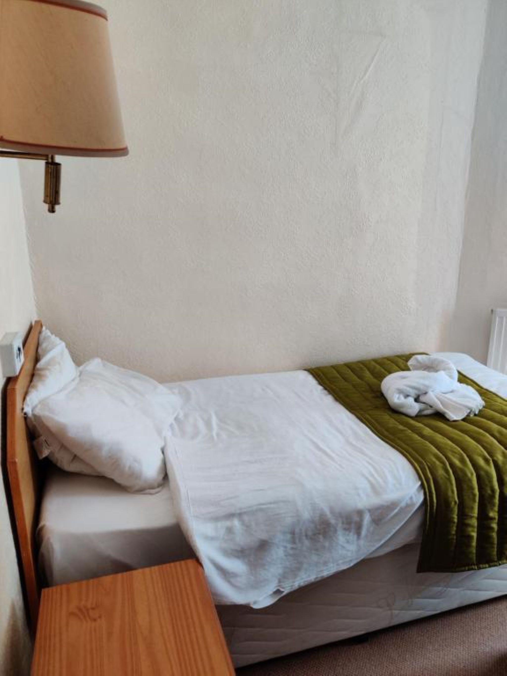 Inglewood Palm Hotel, Abbey Sands Hotel 3*